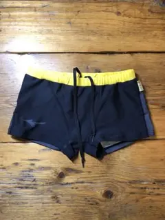 ミズノ 練習水着 黒と黄色 エクサスーツ 140 おさるのジョージ