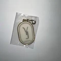 ヨンジュン　YJロゴ ホワイト ゴールド キーホルダー セット