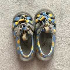 keen 花柄デザインのキッズサンダル