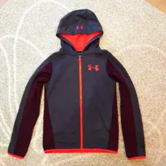 Under Armour キッズフード付きパーカー 　サイズYLG