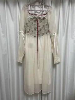 刺繍ワンピース