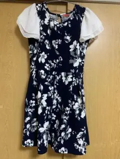 花柄ワンピース　清楚　フェミニンのサムネイル