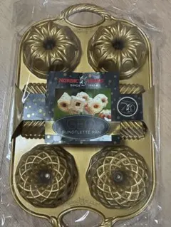 ノルディックウエア コージービレッジパン Nordic Ware Cozy Village Baking Pan - メルカリ