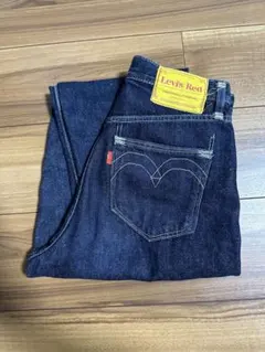 Levi's Red ハート型ポケット ストレートデニム