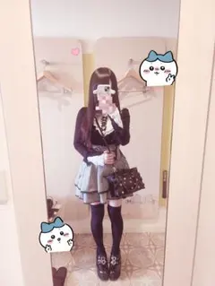 LIZLISA スピンドルヨークカットトップスのサムネイル