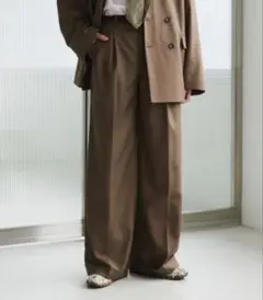 未使用タグ付き　soerte ソエルテ　スラックスのサムネイル