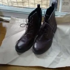 ダークブラウン Gu レースアップブーツ