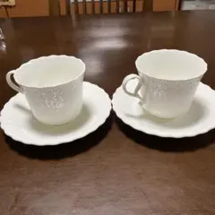 ナルミ（NARUMI）のボーンチャイナ製カップ＆ソーサー、「シルキーホワイト」