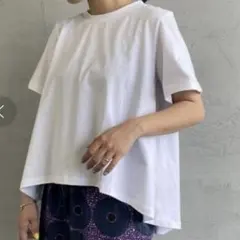 mizuiroind ミズイロインド クルーネック フレアTシャツ 白 Aラインのサムネイル