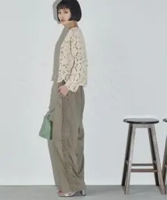THE YOn サイドフリルラインタックイージーパンツ