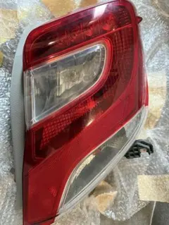 KSP130 テール　左 #52-273 美品 ヴィッツ 130/KSP130/NSP130/NSP135/NCP131 純正 左 テール