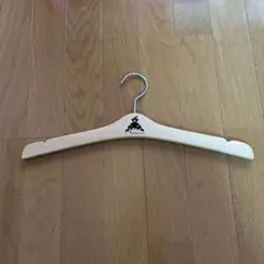 木製衣類ハンガー