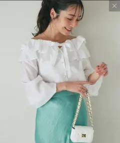 ラブティックボンボン ギャザーフリルリボンブラウス