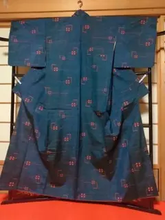 【美品】紬 広衿 正絹 ダークブルー 赤模様 着物