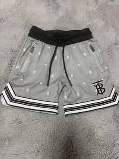 バーバリーキッズ　ショートパンツ