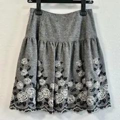 L'EST ROSE レストローズ　スカート　裾バラ柄　刺繍　フレア