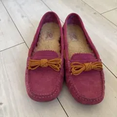 UGG ピンク リボン付き モカシン 23.5