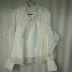 リボン付き　フリル袖　長袖ブラウス　アイボリー　Lサイズ