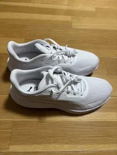 PUMA スニーカー