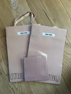 「まとめ売り」23枚 MIU MIU ショッパー 紙袋　コットン紐　ピンク 白 まとめ売り」23枚 MIU MIU ショッパー 紙袋 コットン紐 ピンク