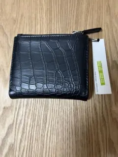 新品　スリーコインズ　財布　二つ折り　クロコダイル調　ミニ財布　コンパクト　黒のサムネイル