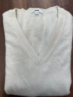 冬物値下げ！UNIQLOカシミヤニット　白