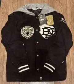 A BATHING APE エイプ バックアーチ　刺繍ロゴ スタジャン　アウター A BATHING APE（アベイシングエイプ）の「BAPE PATCH VARSITY JACKET M