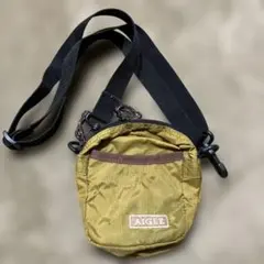 中古品　AIGLE カーキ　ブラウン　ショルダーミニバッグ　ボディバックのサムネイル