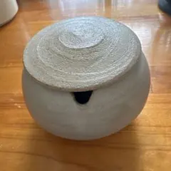 陶芸　蓋付きの入れ物のサムネイル