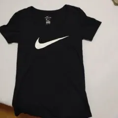 Nike ブラック Tシャツ Mサイズ