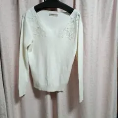 アプワイザーリッシェ　刺繍ニット