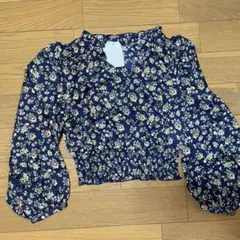 花柄フリルブラウス ネイビー　短丈