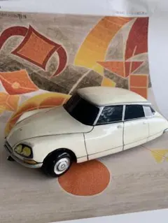 Citroen DS 1.000.000e ミニカー ゴールド Citroen DS 1.000.000e ミニカー ゴールド - メルカリ