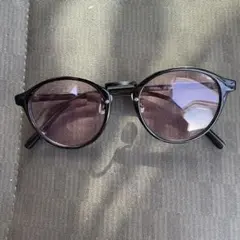 黒いラウンドサングラス 紫