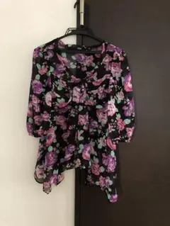 花柄　レディース  トップスのサムネイル