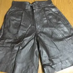 SCOOPショートパンツ　皮革ダークブラウンのサムネイル