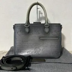 美品 Berluti ベルルッティ トゥジュールXS ショルダーバッグのサムネイル