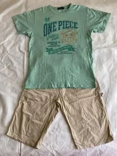 ブルークロス　ONE PIECE Tシャツとショートパンツセット　L(160)のサムネイル