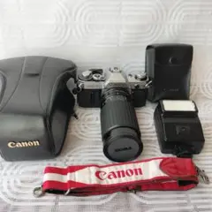 Canon AE-1本体 望遠レンズ ストロボ3点セット 一眼フィルムカメラのサムネイル