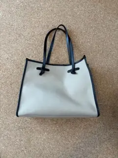 Item thumbnail for item e17a1d8c-5c15-4ab3-a4d5-9f50b5bf9ef4