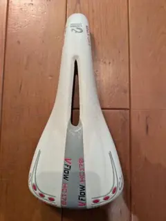 cobb サドル チタン 軽量 穴あき スペシャ selle フライトのサムネイル