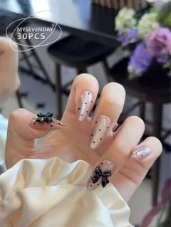 SHEIN ネイルチップ　黒　リボン　かわいい　韓国