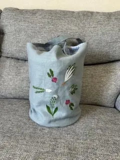 リネン手刺繍丸底トートバッグ