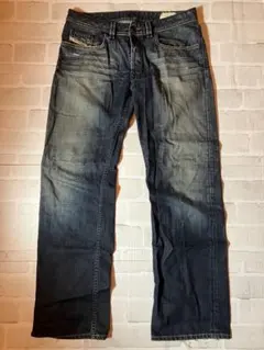 Diesel ストレートデニム　ジーンズ　ディーゼル