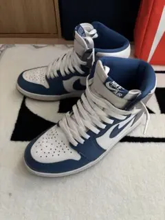 Nike Air Jordan 1 トゥルーブルー