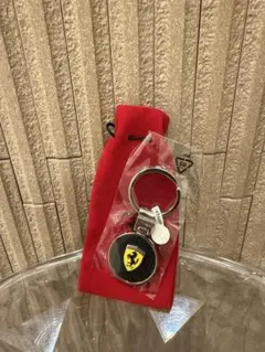 Ferrari キーホルダー カラビナ付き - メルカリ