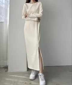 Louere ファスナースリットIラインカットワンピース