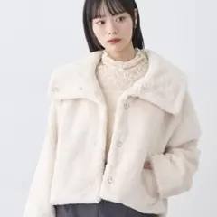 ファーショートブルゾン / earth musicのサムネイル