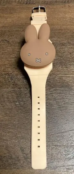 ミッフィー ウサギ型デジタルウォッチ