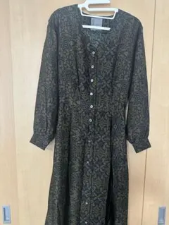 美品iNtimité 佐々木希 ワンピース　長袖　秋冬のサムネイル
